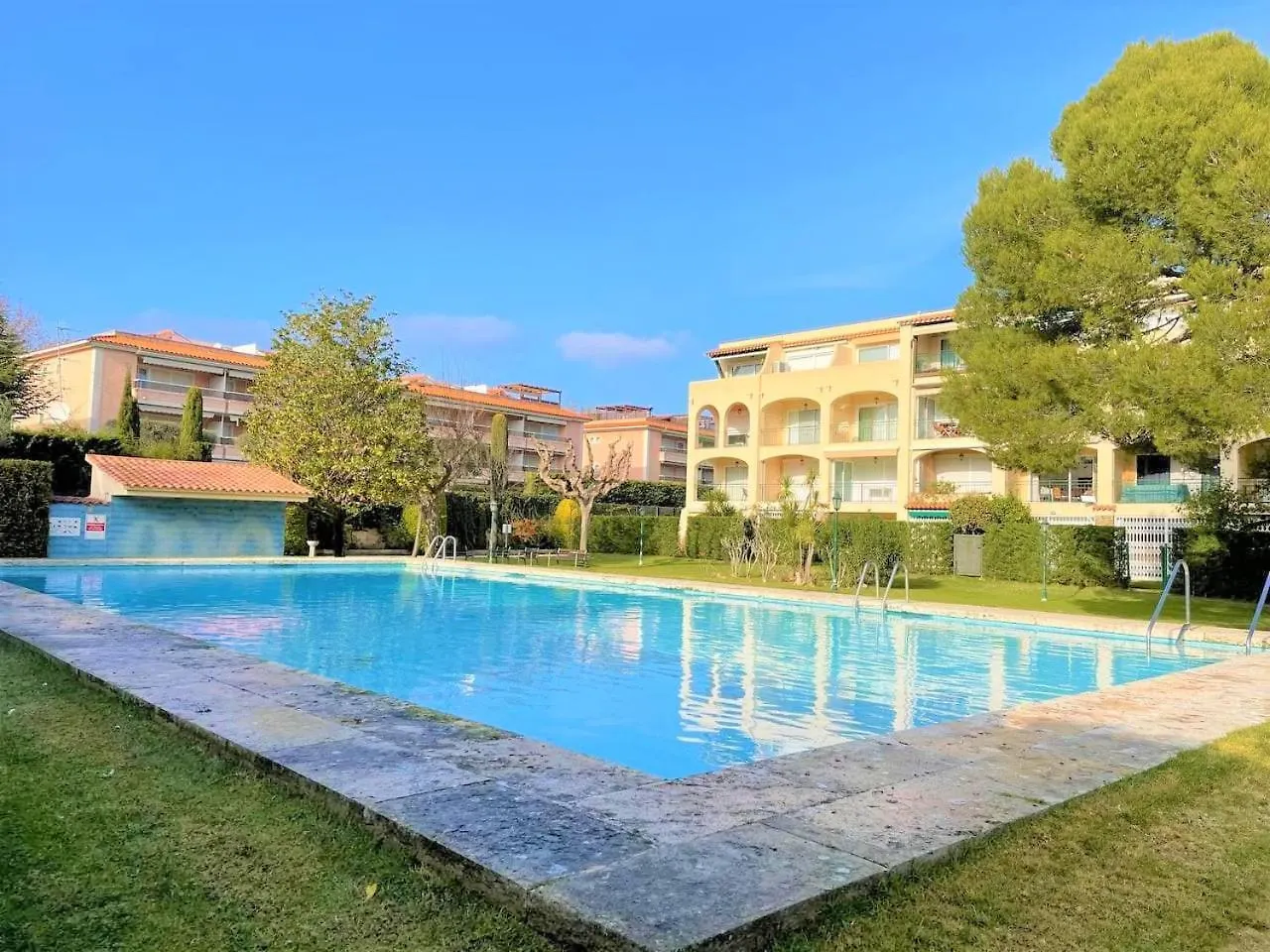 Apartamento En Platja Sant Pol S'Agaro Con Pisicina Y Jardin Sant Feliu de Guixols 0*,  Spain